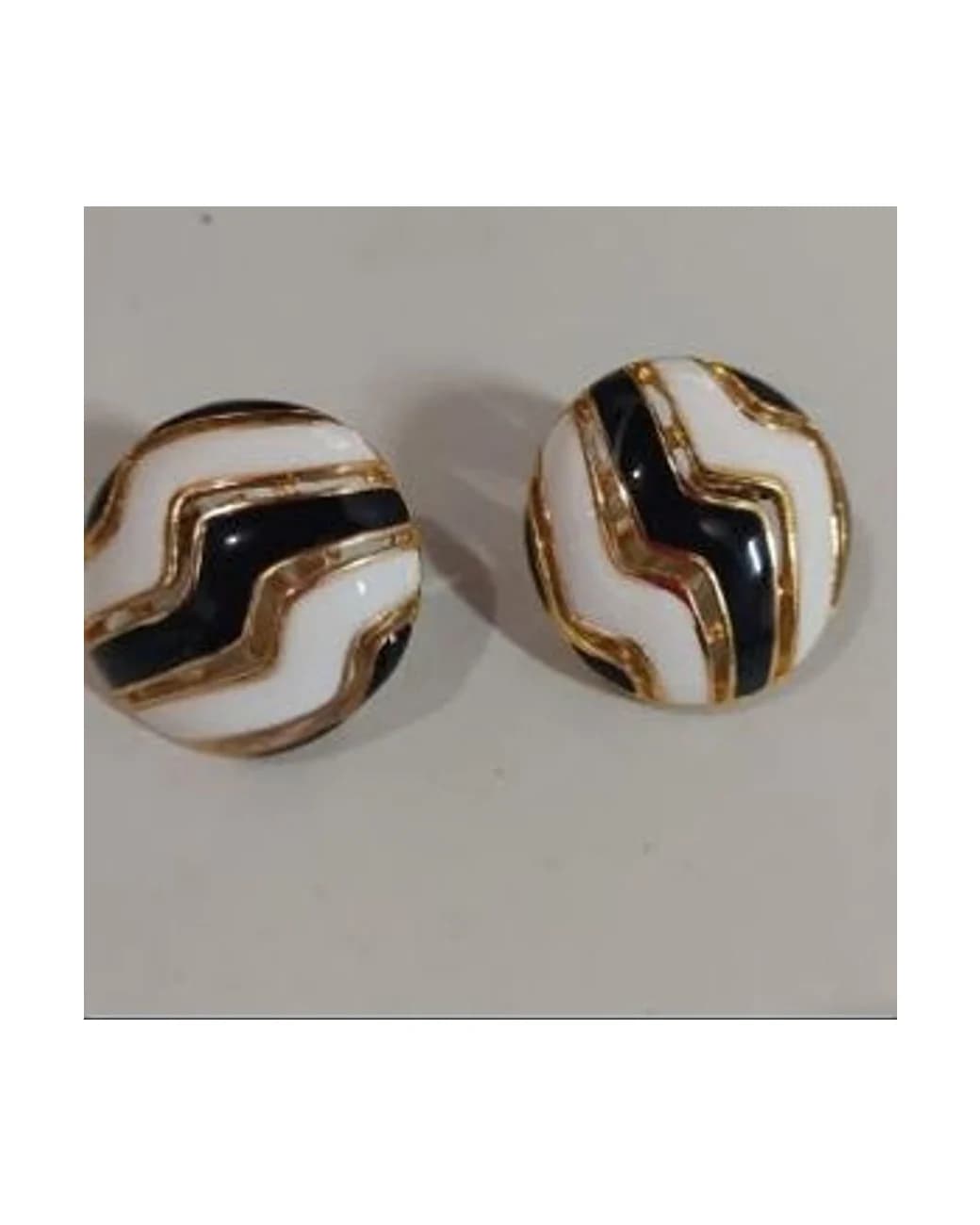 Brinco Antonela Preto e Branco