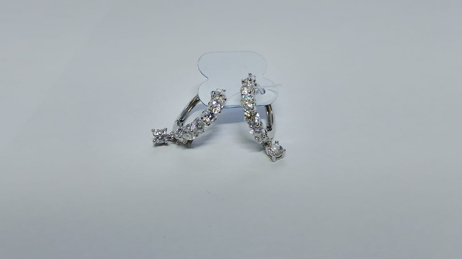 Argola 15mm com Seis Redondo Moissanite