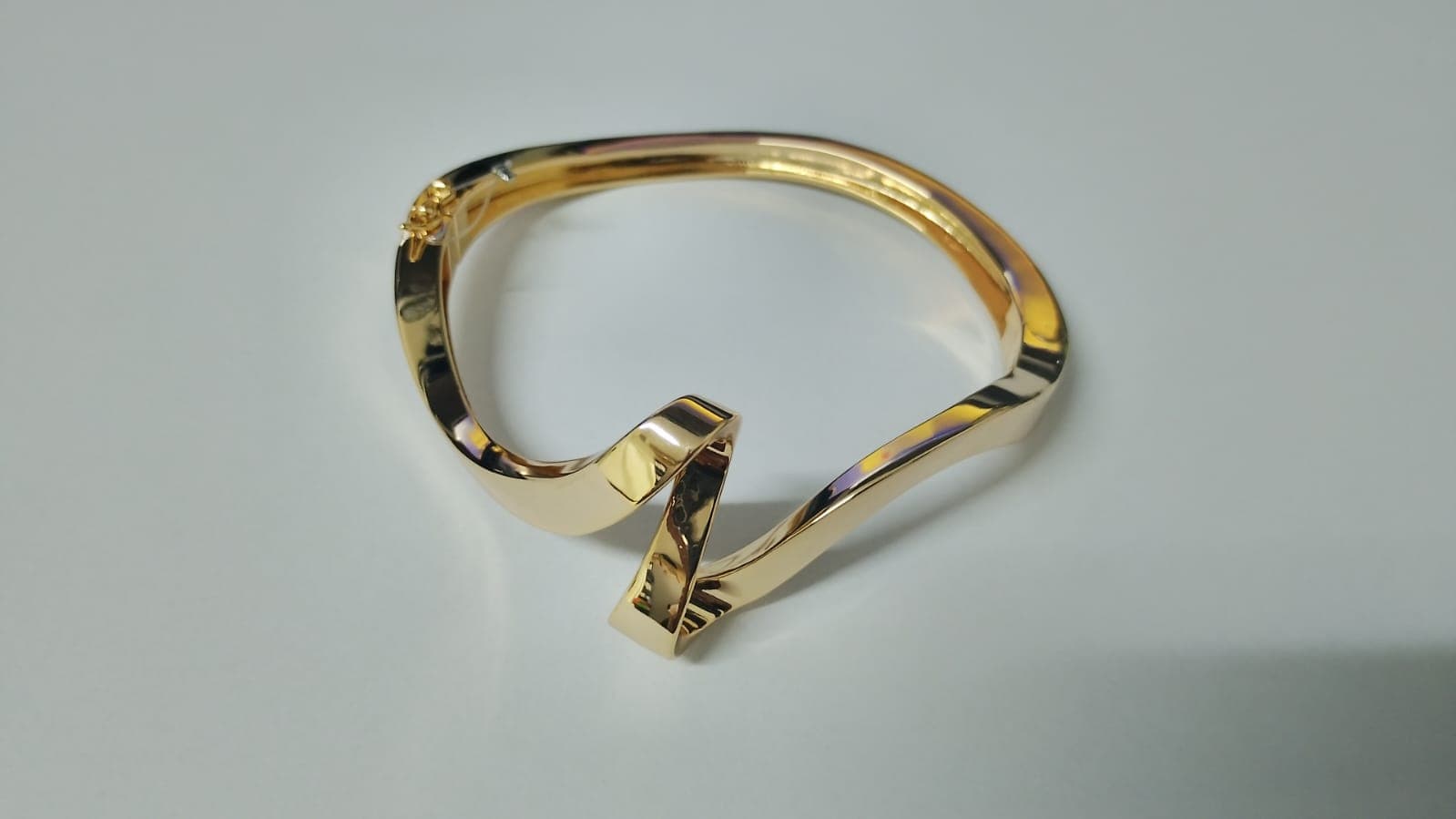 Bracelete Liso Frente Curto Vazado
