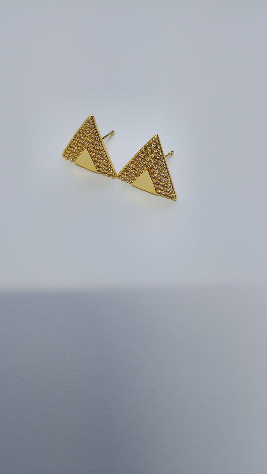 Brinco Pequeno Zirconia 2 Triangular