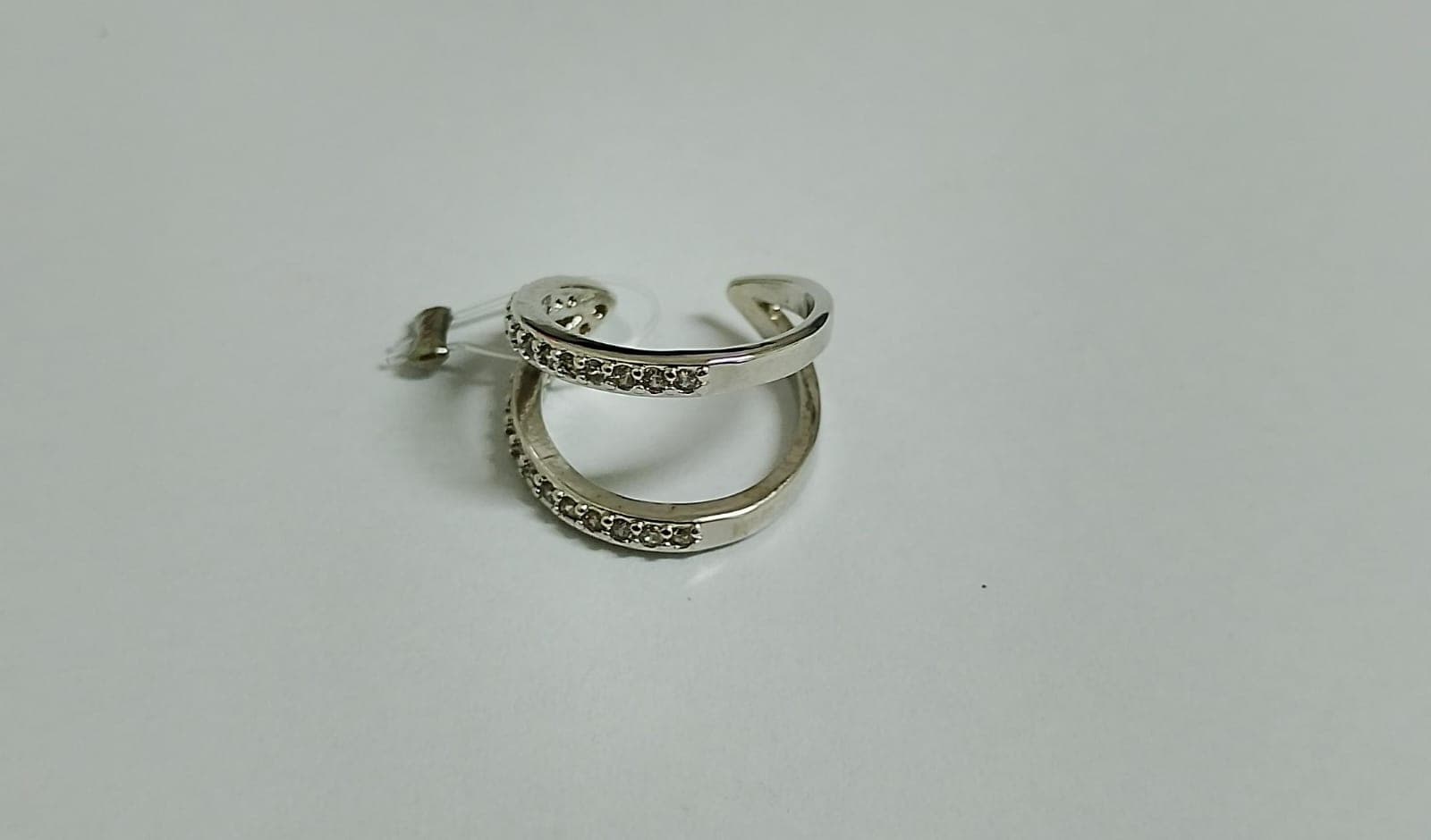 Piercing Entreaberto em V Meia Cravejado Ródio Branco