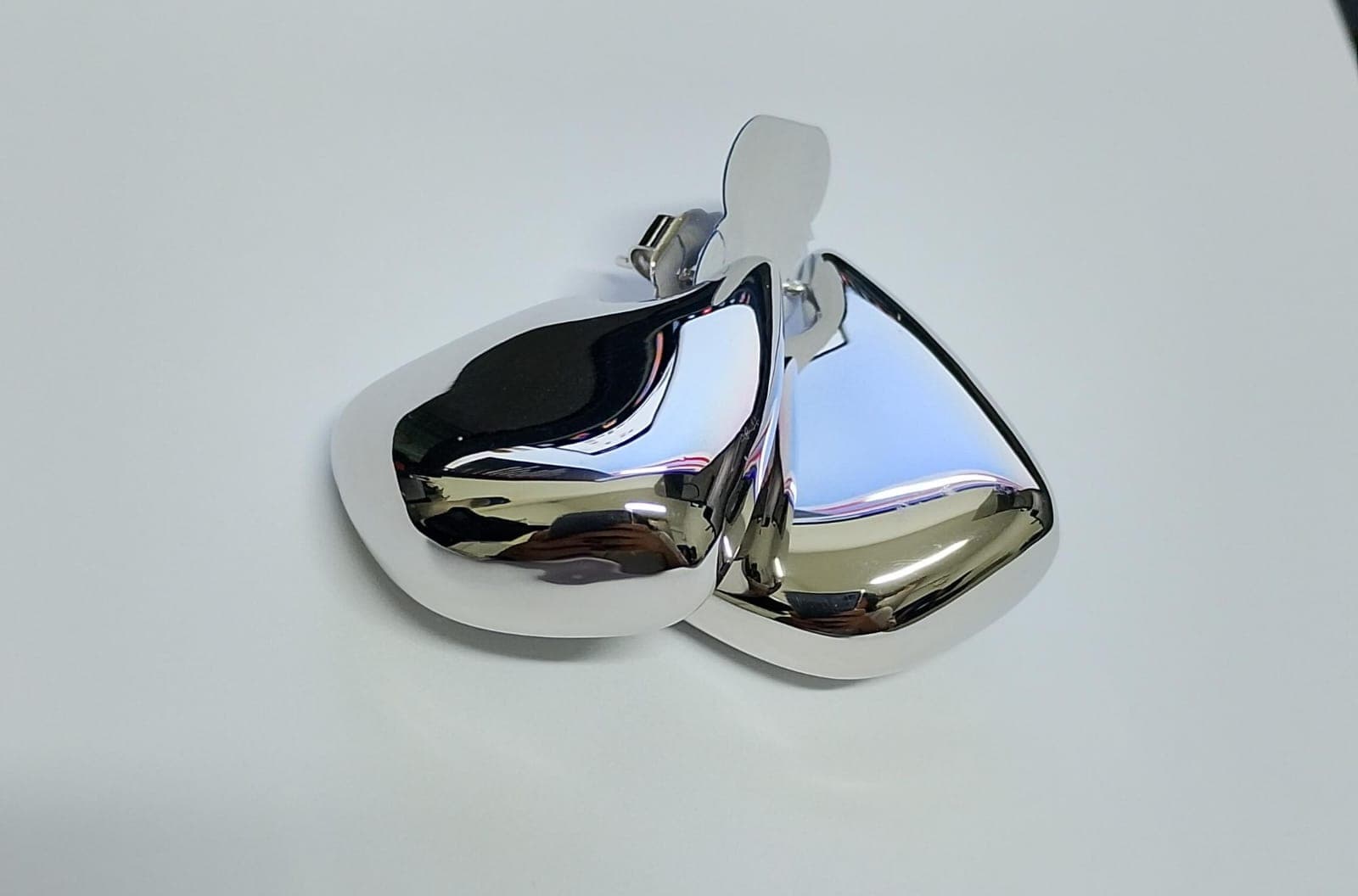 Brinco Meia Argola Liso Gota Oval Organico Rodio