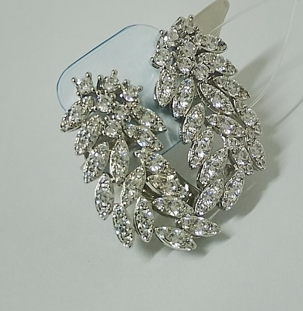 Earcuff Folha Cravejada Ròdio Branco